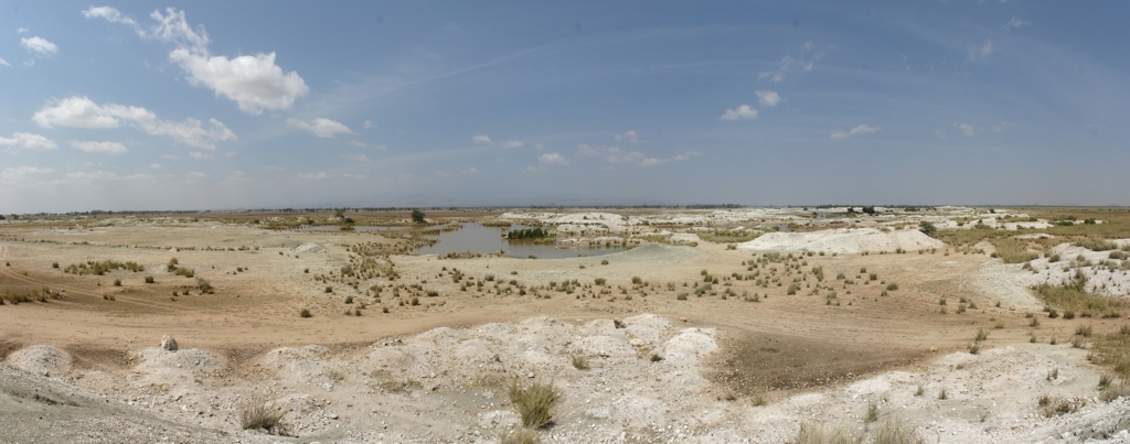 Wasserstelle der Massai mit Herde